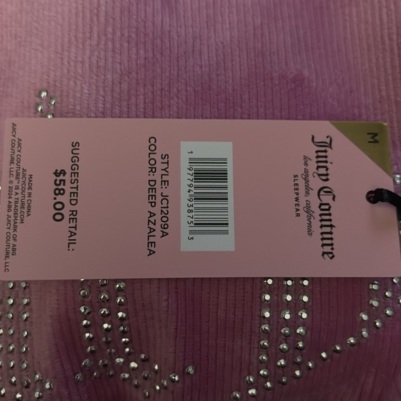 NWT- Juicy Couture woman’s 2 piece velvet lounge/sleep set, size medium - Picture 9 of 11